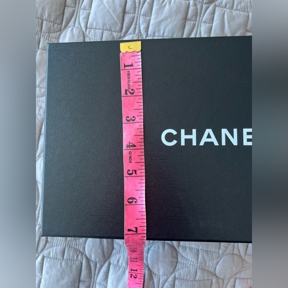 Chanel Black Box - Picture 13 of 14